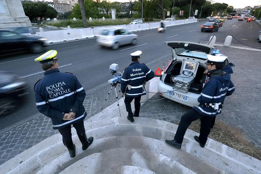 Roma, operazione "Andate piano" promossa dalla Polizia della capitale